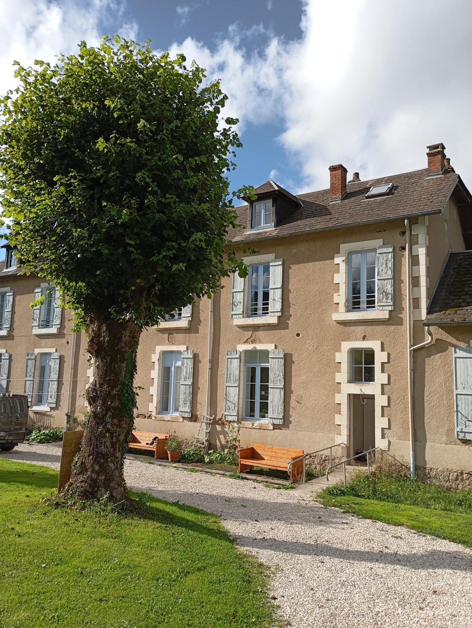 L' Ancienne Ecole Du Morvan Larochemillay Kültér fotó